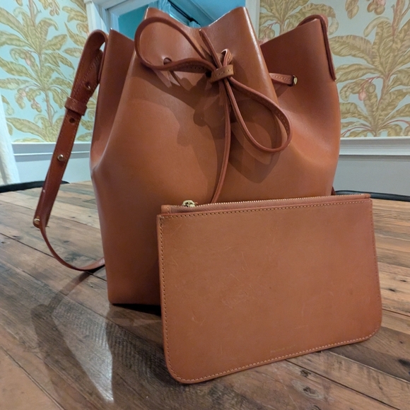 Mansur Gavriel large bucket bag. Brandy color - Picture 2 of 3